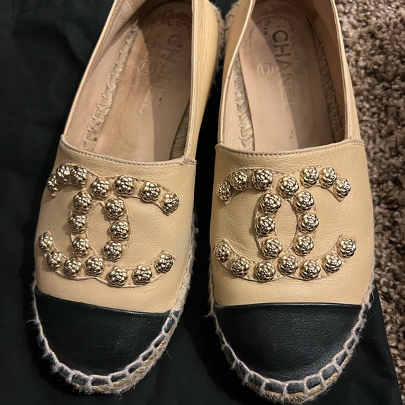 Chanel Camellia stud espadrilles - Picture 2 of 6